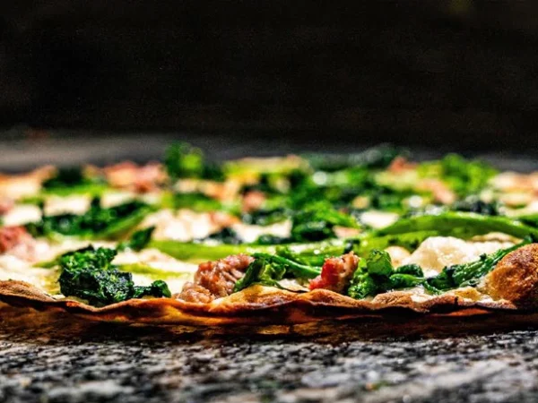 La pizza secondo Roma: Pinsa, Pala, Teglia e Tonda Romana